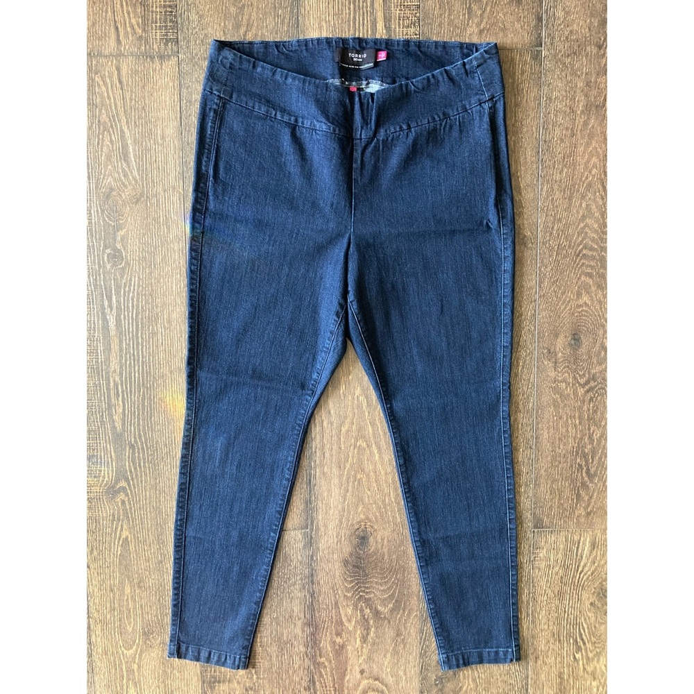 TORRID Denim slim fix : dark blue skinny jeans : plus size 2 : nwot : 36” x 41”
